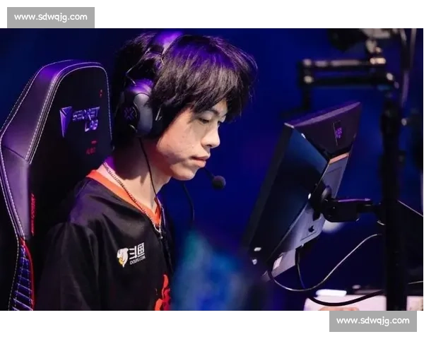 从默默无闻到登顶巅峰，这支战队刷新全球电竞战队榜！