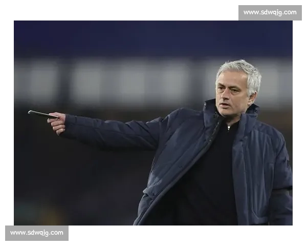 罗马新帅初登场！穆里尼奥能否带领球队打出新风貌