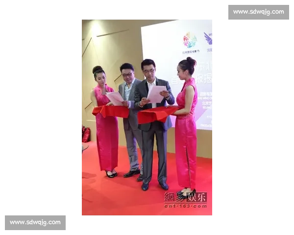 星光璀璨！XX、YY将一同亮相某大型活动，红毯阵容星光熠熠！